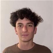 Insegnante di Inglese, Tedesco e Italiano, diretto chiunque voglia acquisire o affinare le proprie conoscenze linguistiche.